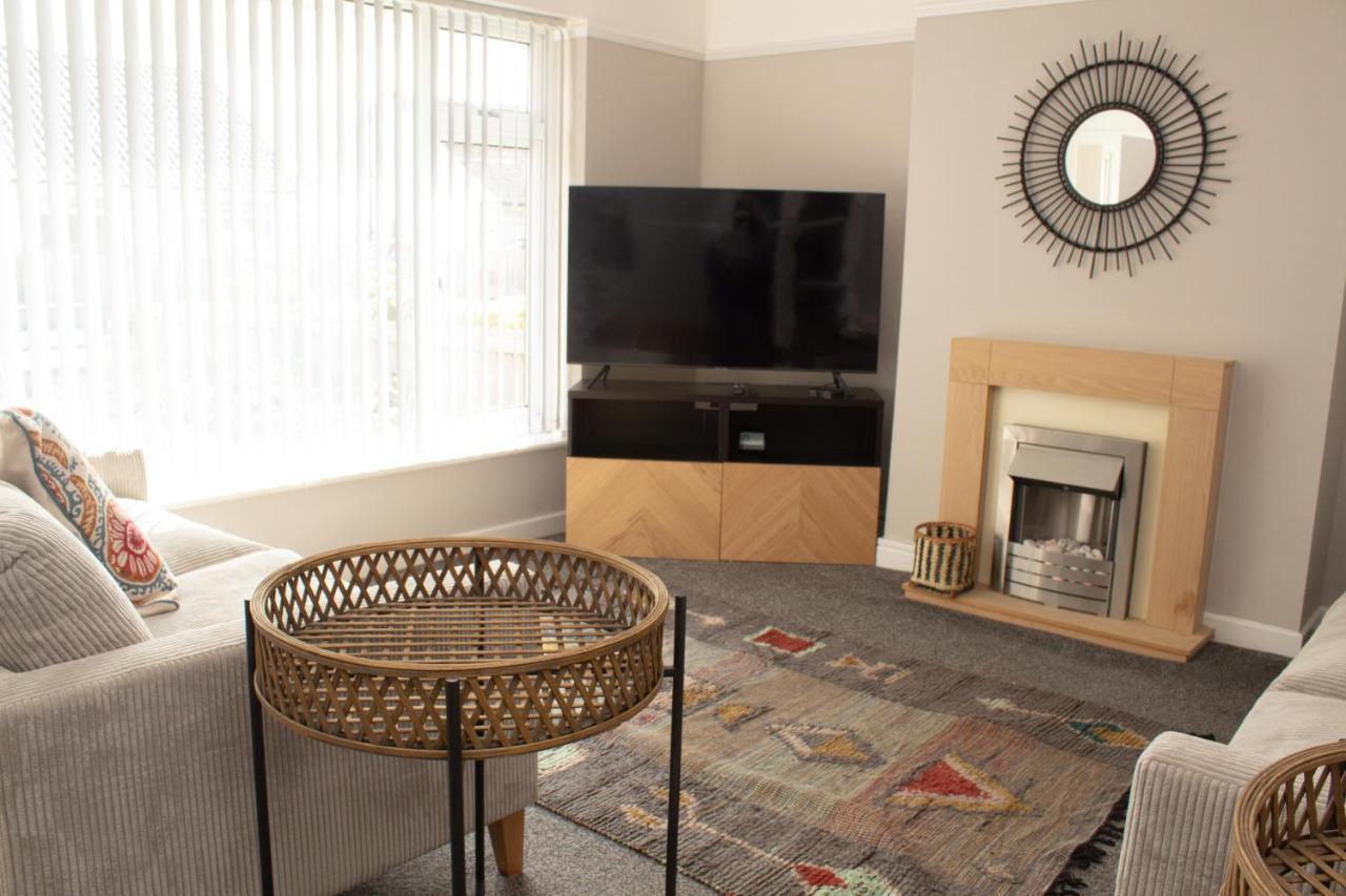 Cosy 3Bed Bungalow In West Kirby, Free Parking Frankby Eksteriør bilde
