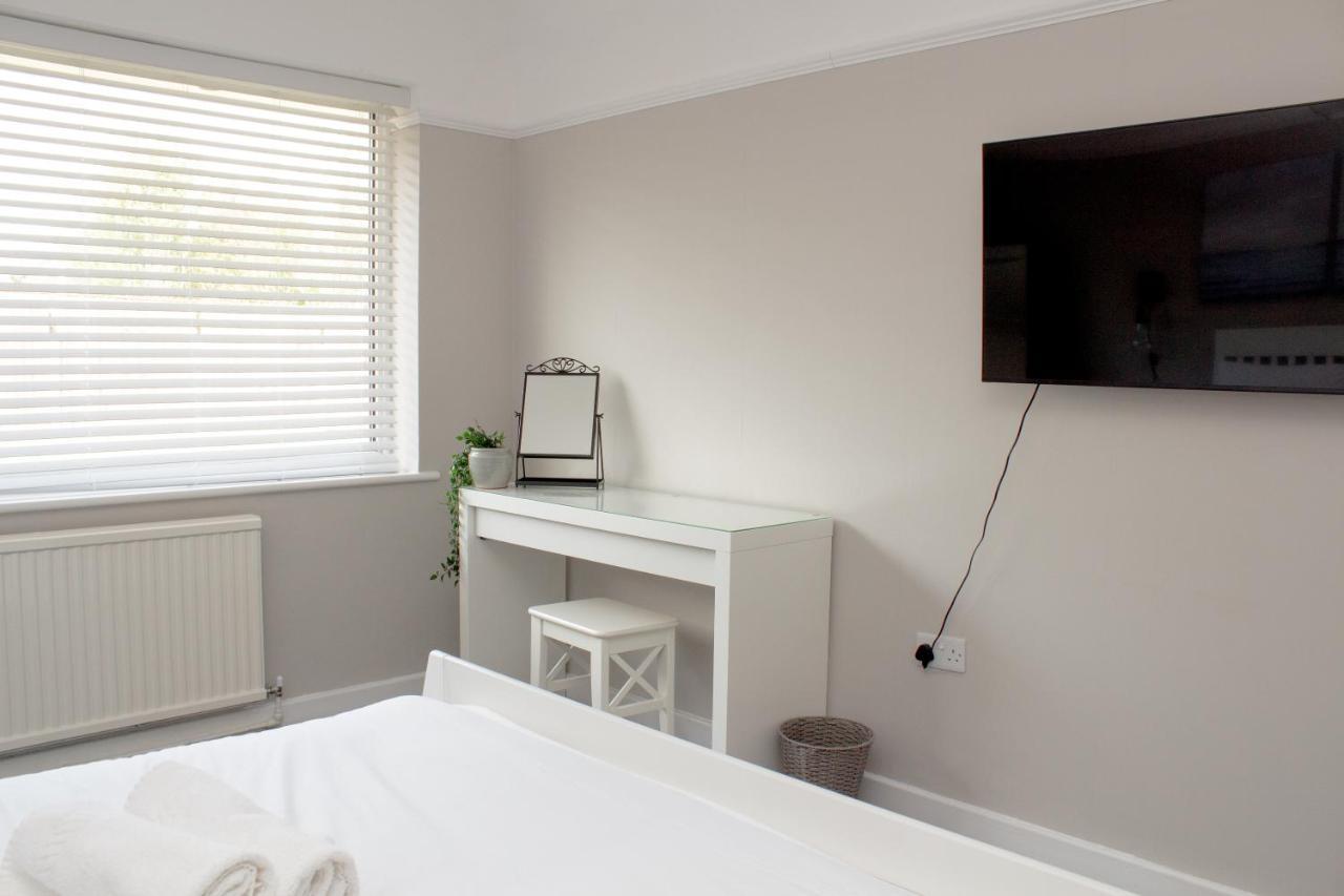 Cosy 3Bed Bungalow In West Kirby, Free Parking Frankby Eksteriør bilde